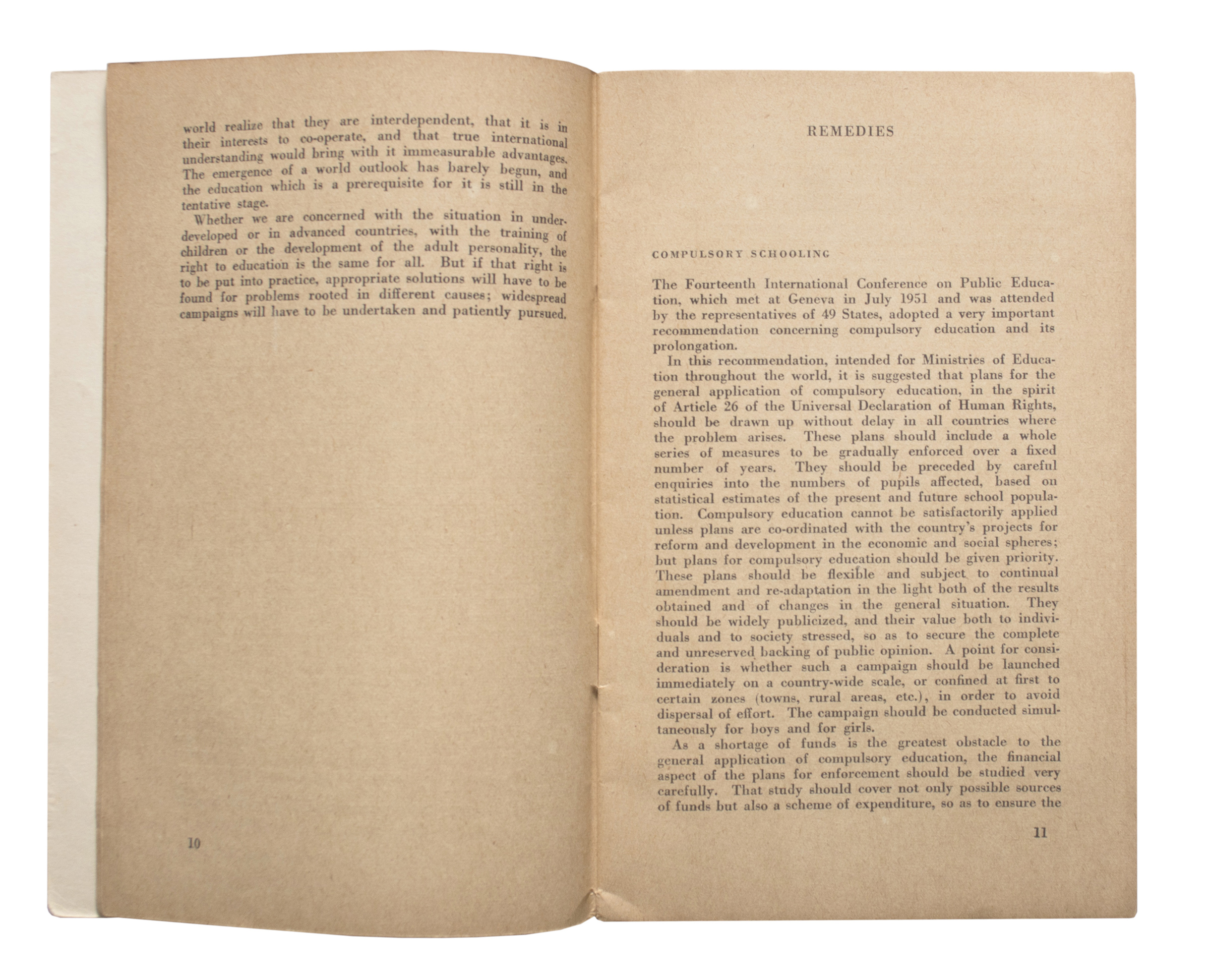 UNESCO - Right to Education Pamphlet Published by UNESCO in 1952