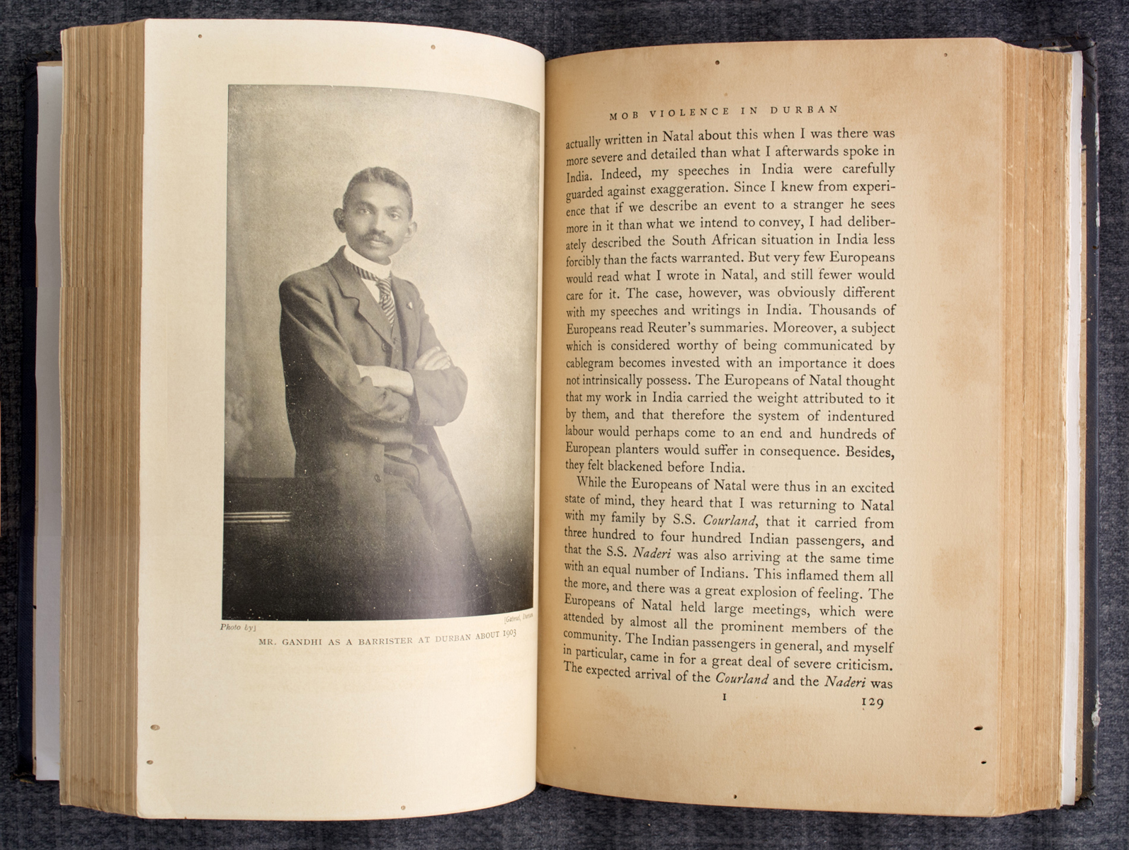 CHARLES FREER ANDREWS - Mahatma Gandhi: His own story (1930)