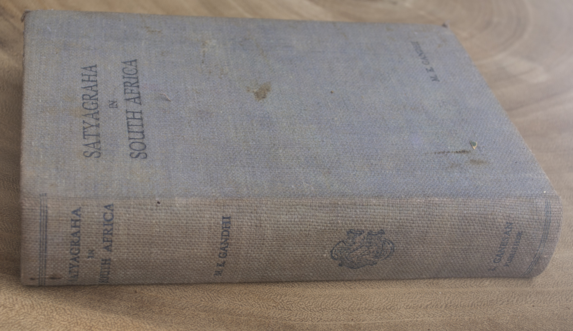 MOHANDAS KARAMCHAND GANDHI - Satyagraha in South africa (1928)