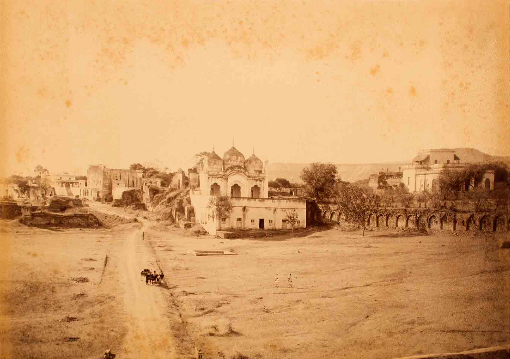Raja Deen Dayal Alumgiri-Mosque in “Kila Arak” at Aurangabad (1888)