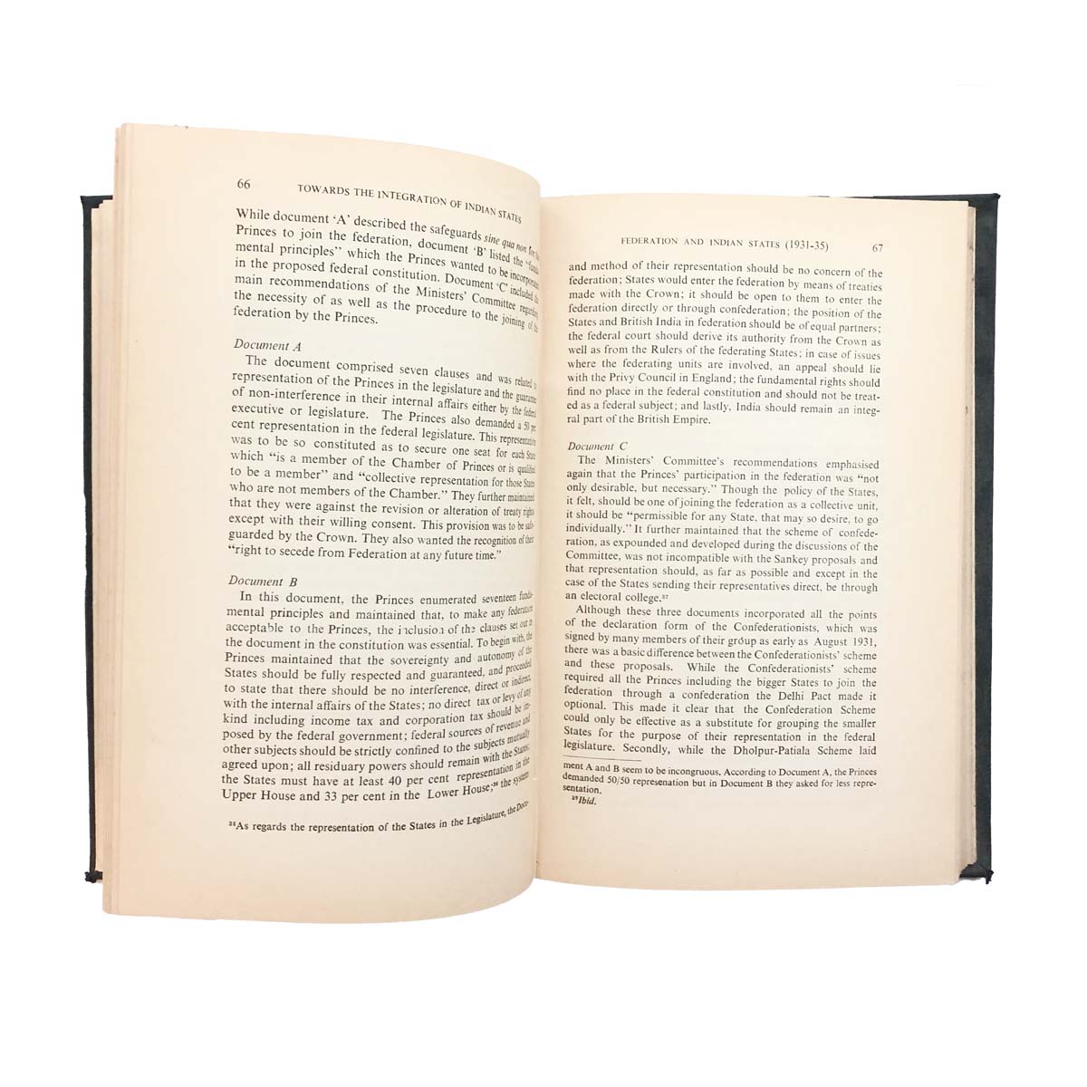 Urmila Phadnis - TOWARDS THE INTEGRATION OF INDIAN STATES (1968)