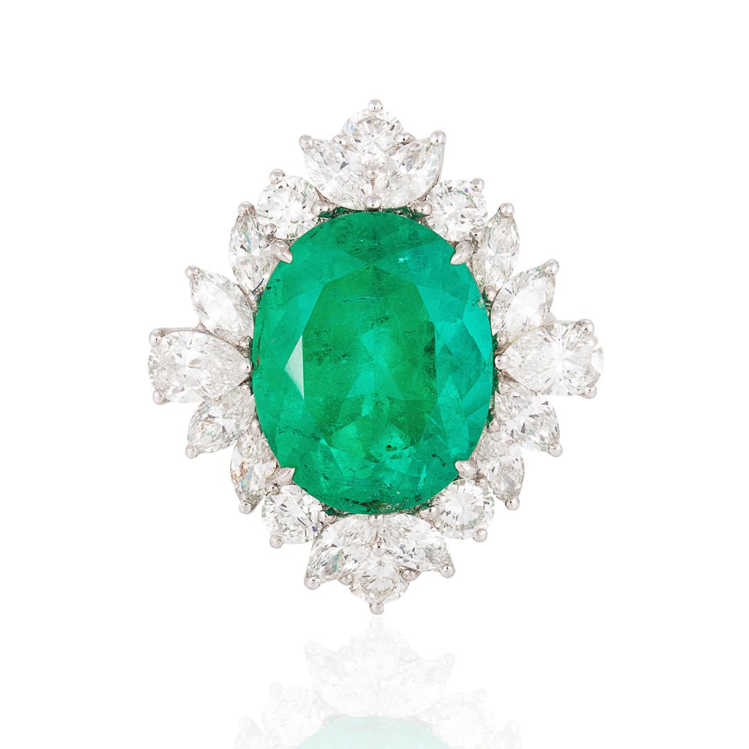 Beautiful emerald and diamond ring