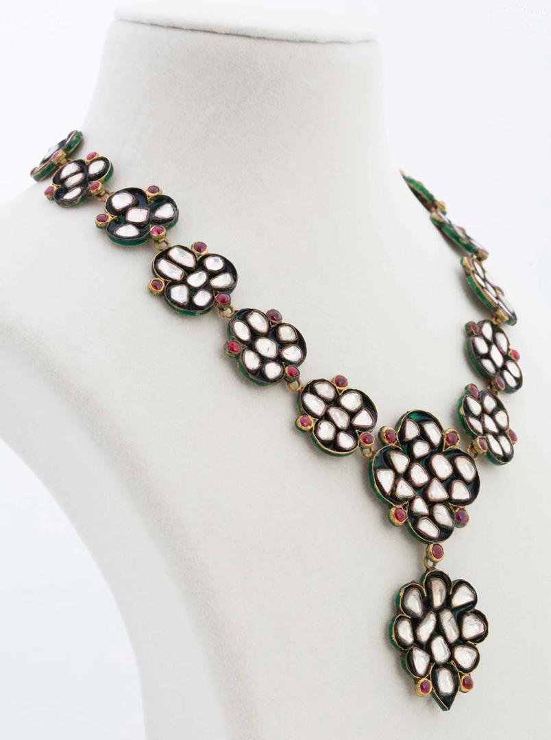 Necklace with uncut Diamonds